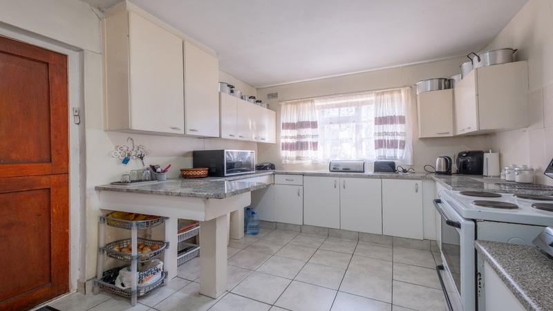 4 Bedroom Property for Sale in Cravenby Western Cape